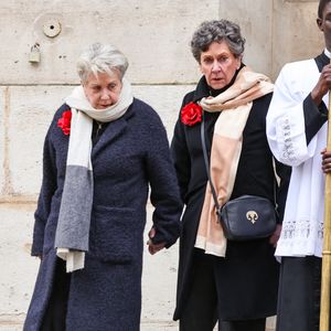 A l'occasion de ce qui aurait été le 74e anniversaire de Catherine Laborde, sa soeur Françoise et sa fille Gabrièle ont tenu à lui adresser de tendres messages. 

Sortie des obsèques de Catherine Laborde en l’église Saint-Roch à Paris, le 6 février 2025. Décédée le 28 janvier 2025 à l'âge de 73 ans, l'ancienne présentatrice météo de TF1 (1988 - 2017) était atteinte de la maladie neurodégénérative à corps de Lewy. 
© Jacovides - Moreau / Bestimage