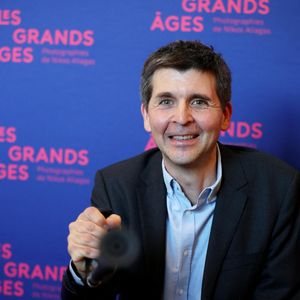 Thomas Sotto - Vernissage de l'exposition "Les grands âges", photographies de Nikos Aliagas au musée de l'Homme à Paris le 7 avril 2026. © Dominique Jacovides/Bestimage