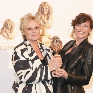 Muriel Robin (Molière d'honneur) et sa femme Anne Le Nen - Photocall des lauréats de la 37ème Nuit des Molières aux Folies Bergère à Paris le 4 mai 2026.

© Jack Tribeca / Bestimage