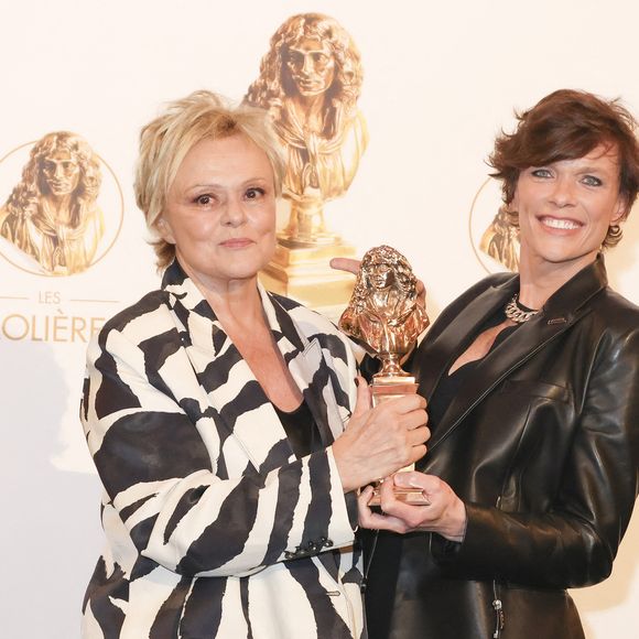 Muriel Robin (Molière d'honneur) et sa femme Anne Le Nen - Photocall des lauréats de la 37ème Nuit des Molières aux Folies Bergère à Paris le 4 mai 2026.

© Jack Tribeca / Bestimage