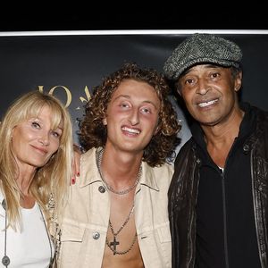 Yannick Noah et Isabelle Camus ont eu un fils ensemble : Joalukas

Exclusif - Joalukas Noah avec ses parents, Isabelle Camus et Yannick Noah lors de la soirée d'anniversaire de Joalukas Noah, fils de Yannick Noah et Isabelle Camus, pour ses 18 ans à Paris.

© Cyril Moreau / Bestimage