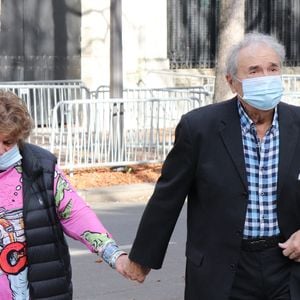Pierre Perret et sa femme Simone Mazaltarim - Arrivées de l'émission "Vivement Dimanche" qui sera diffusée le 17 octobre 2021 au Studio Gabriel à Paris, France, le 13 octobre 2021. 

Photo : AGENCE / BESTIMAGE