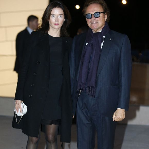 Guillaume Duran envisage de renouveler ses vœux de mariage avec Diane, qu’il considère comme sa principale raison de survivre.

Diane de MacMahon et Guillaume Durand arrivant à l'inauguration du musée d'art Louis Vuitton, une semaine avant son ouverture officielle au public à Paris, France. Photo de ABACAPRESS.COM