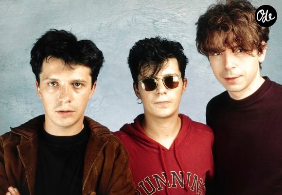 Stéphane est mort prématurément en 1999.

Archive - Portrait du groupe Indochine (Nicola Sirkis, Stephane Sirkis, Dominique Nicolas) à Paris, France, le 30 juin 1992. © Cédric Perrin/Bestimage