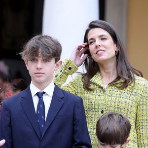 Charlotte Casiraghi et ses enfants Raphaël Elmaleh,  Balthazar Rassam - La famille princière monégasque dans la cour d'honneur du palais lors de la la fête nationale à Monaco. © Dominique Jacovides - Bruno Bebert / Bestimage