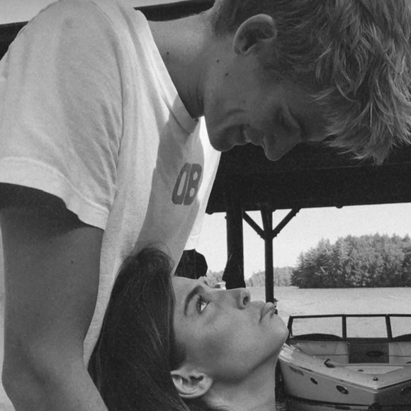 L'ex petite-amie de Presley Gerber réagit à sa disparition sur Instagram