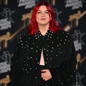 Louane au photocall de la 26ème édition des NRJ Music Awards à Cannes, le 1er novembre 2024. © Bebert-Guignebourg/Bestimage