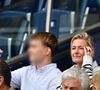 L'animatrice phare de France 5, Anne-Elisabeth Lemoine était aussi présente avec l'un de ses garçons, fruit de son mariage avec Philippe Coelho

Anne-Elisabeth Lemoine - Célébrités dans les tribunes du match de football de Ligue 1 McDonald's opposant le  RC Lens au Paris Saint-Germain (PSG) (0-2) au Parc des Princes à Paris le 14 septembre 2025. © Christian Liewig/Bestimage