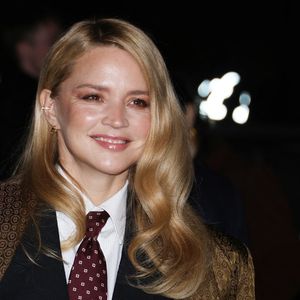 Virginie Efira - Photocall du "Le Grand Diner du Louvre" lors de la Fashion Week à Paris le 4 mars 2025.

© Denis Guignebourg / Bestimage