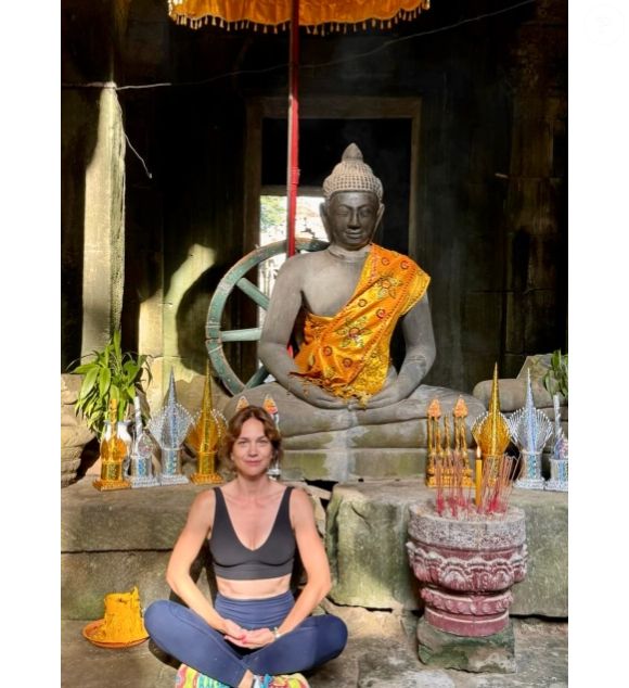 "Cambodge. Touchée en plein coeur", a simplement écrit Nathalie Péchalat en légende de sa publication qui a rapidement récolté des milliers de likes. 

Nathalie Péchalat immortalise ses vacances au Cambodge (Capture d'écran 19 août 2025)