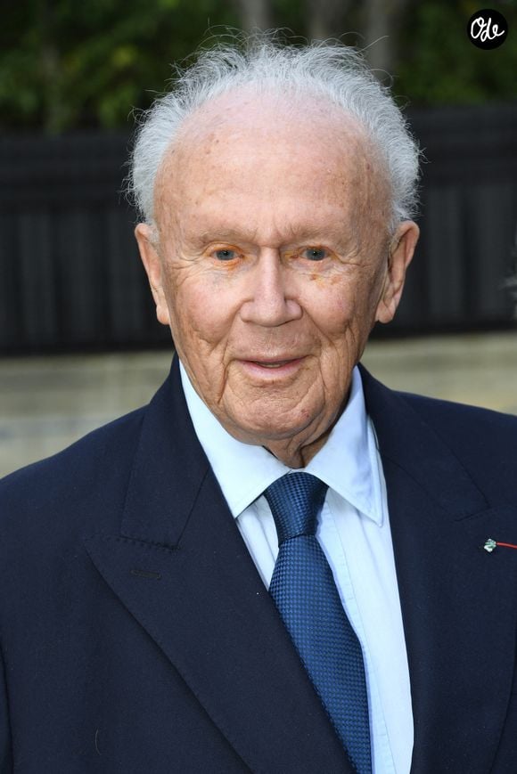 Philippe Bouvard - Arrivées à l'enregistrement de l'émission "Vivement Dimanche" au Studio Gabriel à Paris, diffusée le 9 octobre 2022 sur France 3. Paris le 5 octobre 2022.
© Giancarlo Gorassini / Bestimage
