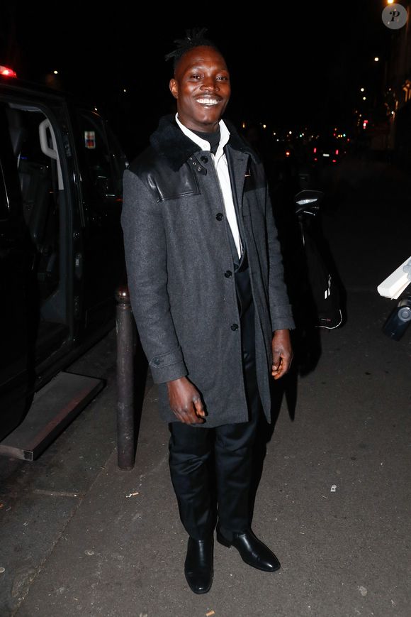 Sur Instagram, il qualifie son César de "geste politique au rabais", dénonçant une industrie qui produit des "figures symboliques utilisées comme caution progressiste."

Exclusif - Abou Sangare - Arrivées au dîner des Révélations des César 2025 à L'Élysée Montmartre à Paris, France, le 20 janvier 2025.  © Christophe Clovis / Bestimage