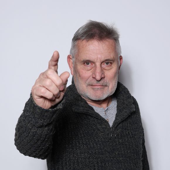 Exclusif - Close-up avec Bruno Moynot en backstage de la projection du film "Le Père Noël est une ordure" au cinéma Mac Mahon à Paris, à l'occasion de la sortie du livre "Le Splendid par Le Splendid". Paris, le 15 décembre 2024.
© Denis Guignebourg/Bestimage