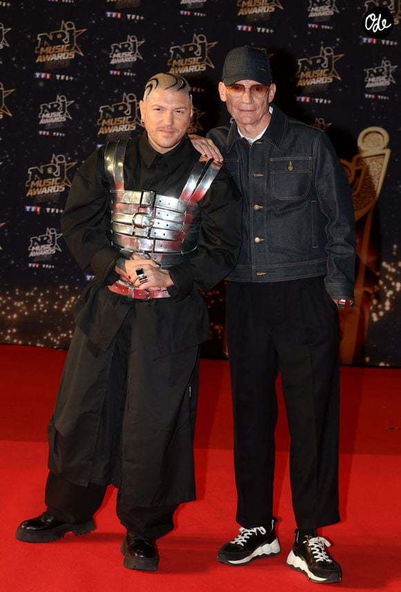 Quentin Mosimann et Gaetan Roussel - Photocall de la 28ème édition des NRJ Music Awards 2026 au palais des festivals et des congrès de Cannes, le 23 octobre 2026. Parmi les lauréats, Marine (Artiste Féminine Francophone), M Pokora (Artiste Masculin Francophone), Anyme (Révélation Masculine Francophone) et Ambre (Révélation Féminine Francophone) ont été distingués. © Dominique Jacovides / Bestimage