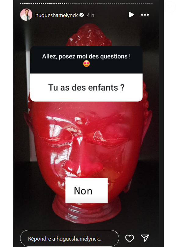 Et qu'il est même marié 

Le professeur de théâtre de la "Star Academy 2024" Hugues Hamelynck répond aux questions de ses abonnés Instagram, le 16 janvier 2025