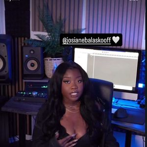Josiane Balasko a posté, sur Instagram, le samedi 2 mai 2026, une vidéo de la rappeuse Leys en train de chanter.