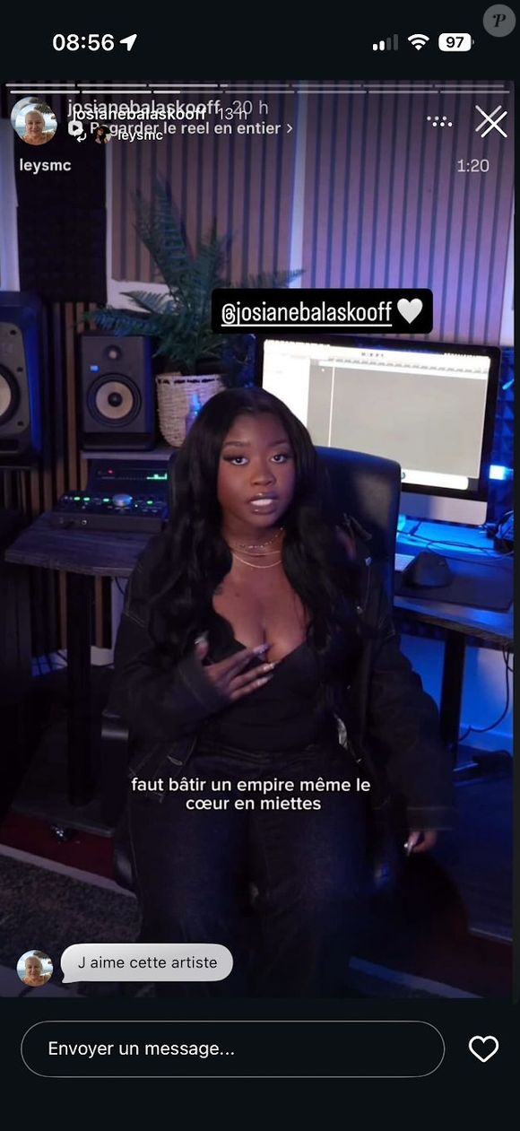 Josiane Balasko a posté, sur Instagram, le samedi 2 mai 2026, une vidéo de la rappeuse Leys en train de chanter.