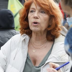 Véronique Genest - Les artistes se mobilisent lors de la manifestation contre la fermeture prolongée des lieux de culture à Paris le 15 décembre 2020 lors de  l'épidémie de Coronavirus (COVID-19).

© Christophe Clovis / Bestimage