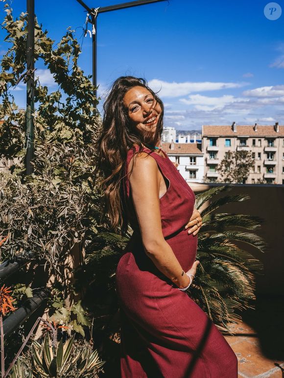 Mais sa gynéco s'est trompée sur la date de début de grossesse

Louise Chabat, fille d'Alain Chabat, est enceinte de son 2e enfant ©Louise Chabat - Instagram
