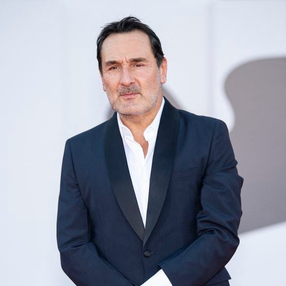 Gilles Lellouche (habillé en Prada, montre Audemars Piguet) lors de la cérémonie de clôture du 82ème Festival International du Film de Venise (La Mostra), Italie. © SGP/Bestimage