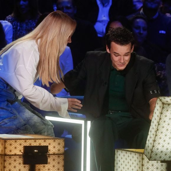 Exclusif - Lara Fabian, Théo Curin - Enregistrement de l'émission "La Boîte à Secrets N°19" dans les studios de la Cité du Cinéma à Saint-Denis, présentée par F.Bollaert et diffusée le 3 janvier sur France 3
© Christophe Clovis / Bestimage