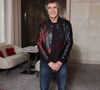Le chanteur est prêt à devenir arrière-grand-père.

Julien Clerc lors de la nomination de Stéphane Bern comme Pape du Patrimoine lors de la Saint Clément au restaurant Alain Ducasse Baccarat, à Paris, France, le 20 novembre 2025. © Denis Guignebourg/Bestimage