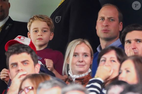 Le prince William, duc de Cambridge, Catherine (Kate) Middleton, duchesse de Cambridge et leurs enfants, le prince George et la princesse Charlotte, assistent à un match de Premier League opposant Norwich City à Aston Villa au stade Carrow Road, à Norwich, Royaume Uni, le 5 octobre 2019. Aston Villa a gagné 5-1.
