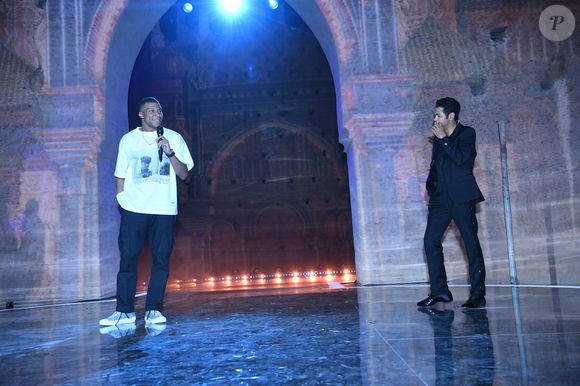 Exclusif - Kylian Mbappé et Jamel Debbouze lors de la soirée du grand gala du "Marrakech du Rire 2022" pour la 10ème édition au palais El Badiî à Marrakech, Maroc, le 18 juin 2022. Rachid Bellak/Bestimage