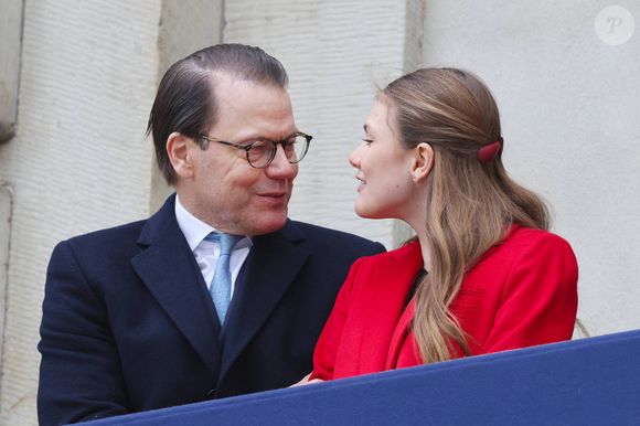 Le prince Daniel de Suède, la Princesse Estelle de Suède célèbrent l'anniversaire de Gustaf de Suède lors d'une parade militaire et en faisant une apparition au balcon du palais royal de Stockholm avec sa famille le 30 avril 2025. @Dana Press / Bestimage