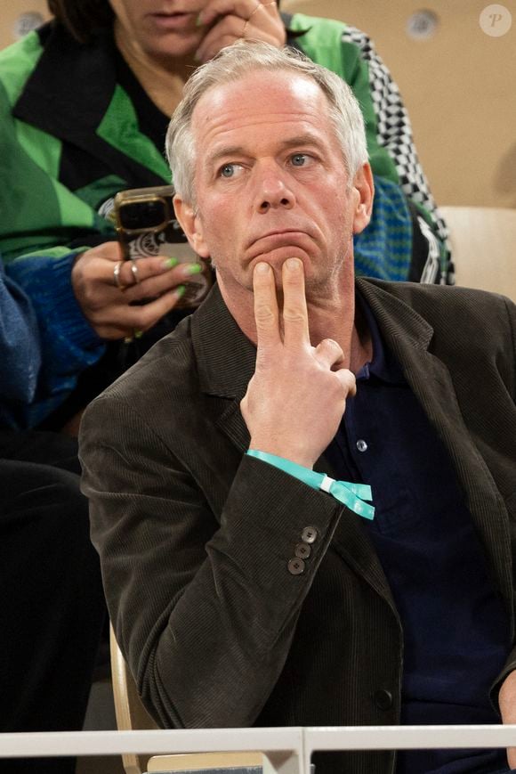 Une page se tourne pour les téléspectateurs de la 2...

Julien Arnaud dans les tribunes lors des Internationaux de France de Tennis de Roland Garros, à Paris, France© Jacovides-Moreau/Bestimage