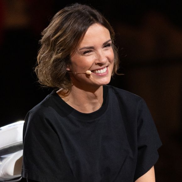 Exclusif -  Isabelle Ithurburu lors de l'enregistrement de l'émission "La chanson secrète N°14", présentée par Nikos Aliagas et diffusée le 26 décembre sur TF1, à Paris le 9 décembre 2025. © Jacovides-Moreau/Bestimage