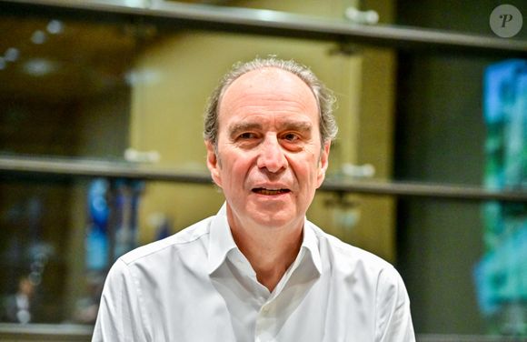 Xavier Niel, fondateur d'Iliad et de Free, actionnaire du groupe de production audiovisuelle Mediawan, lors d'une audition devant la Commission d'enquête sur la neutralité, le fonctionnement et le financement de l'audiovisuel public à l'Assemblée nationale à Paris, France, le 2 avril 2026. © Christian Liewig/Bestimage