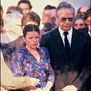 Catherine Allegret et Yves Montand lors de l'enterrement de Simone Signoret (archive)
©AGENCE / BESTIMAGE