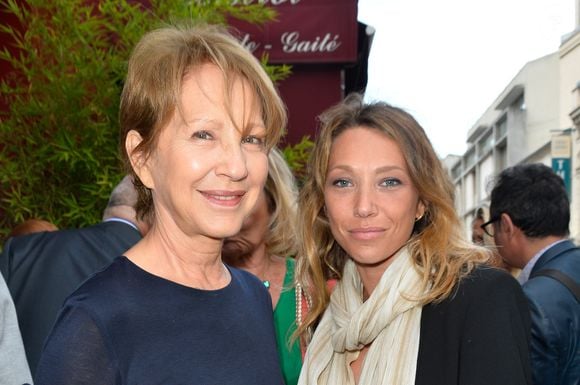 Nathalie Baye et sa fille Laura Smet - Générale de la pièce "Ça coule de source" écrite par L. M. Colla au théâtre de la Gaîté-Montparnasse à Paris, le 30 mai 2017. © Coadic Guirec/Bestimage