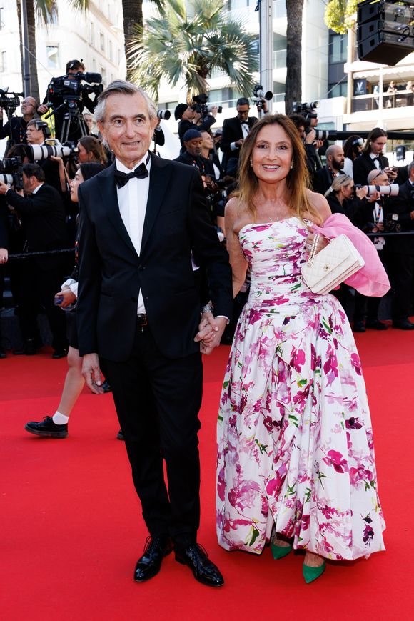 Philippe Douste-Blazy et sa femme Marie-Laure - Montée des marches du film " La vie d'une femme " lors du 79ème Festival International du Film de Cannes, le 13 mai 2026. © Jacovides-Moreau / Bestimage