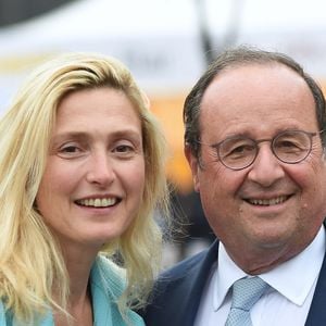 Inséparables et complémentaires, François Hollande et Julie Gayet se sont manifestement bien trouvés !

Francois Hollande et Julie Gayet lors du festival Soeurs Jumelles, Rencontre de la musique et de l'image à Rochefort le 1er juillet 2023. © Franck Castel / Bestimage
