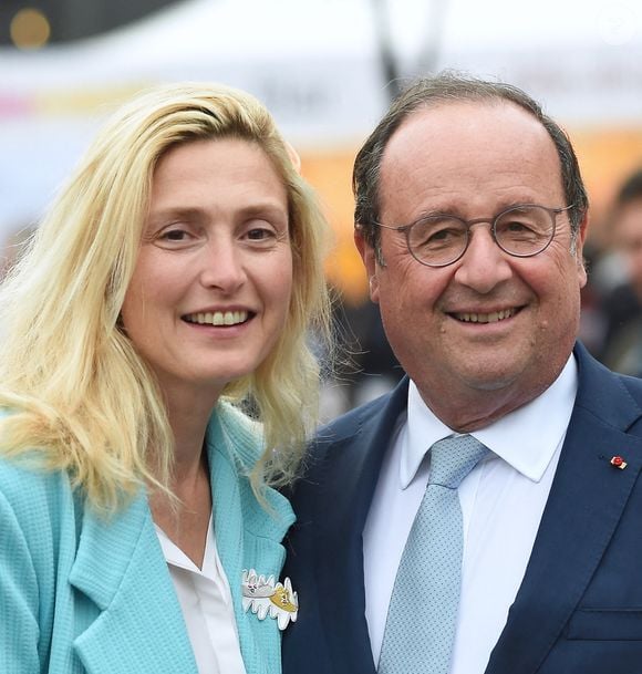 Inséparables et complémentaires, François Hollande et Julie Gayet se sont manifestement bien trouvés !

Francois Hollande et Julie Gayet lors du festival Soeurs Jumelles, Rencontre de la musique et de l'image à Rochefort le 1er juillet 2023. © Franck Castel / Bestimage