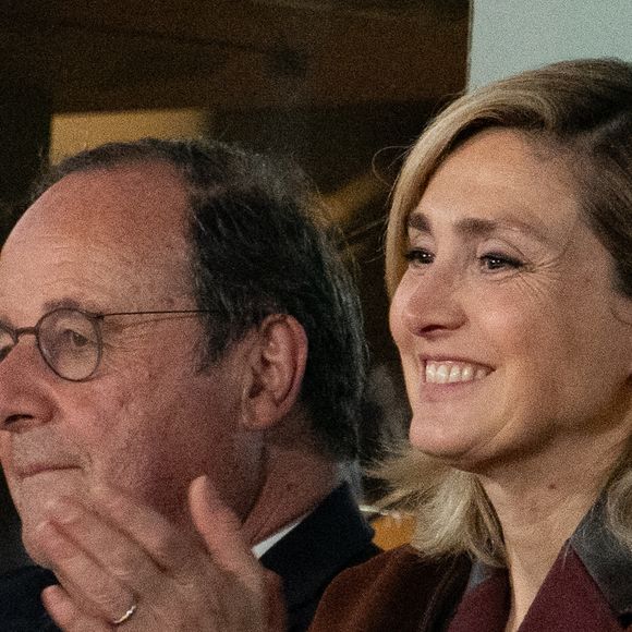 Francois Hollande et Julie Gayet assistent aux Internationaux de France 2024 à Roland Garros le 4 juin 2024 à Paris, France. © Zabulon Laurent/ABACA