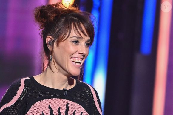 Zaz - 35 ème édition du Téléthon sur France 2 à Paris le 5 décembre 2021. Le compteur du Téléthon 2021 a atteint près de 74 millions d'euros de promesses de dons dimanche.
© MPP / Bestimage