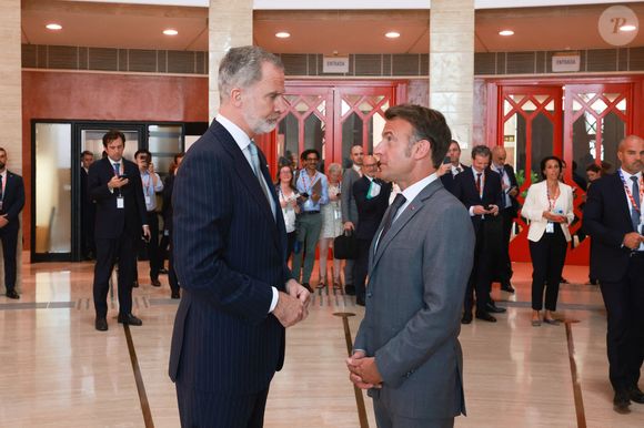 Elle a notamment déclaré "Il n’a pas le charisme de son père, loin de là".

Le roi Felipe VI et Emmanuel Macron, le 30 juiN 2025.

Photo :Casa SM El Rey/ Bestimage