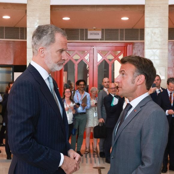 Elle a notamment déclaré "Il n’a pas le charisme de son père, loin de là".

Le roi Felipe VI et Emmanuel Macron, le 30 juiN 2025.

Photo :Casa SM El Rey/ Bestimage