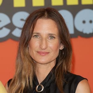 Quand elle n’est pas sur les plateaux de tournage, Camille Cottin partage sa vie avec l'architecte Benjamin Mahon depuis 2005. Ensemble ils ont eu deux enfants, Léon Gabriel né en 2009 et Anna Paloma née en 2015. 

Camille Cottin lors de la première du film "Des Minions et des Monstres" au cinéma le Rex à Paris. 

© Coadic Guirec/Bestimage