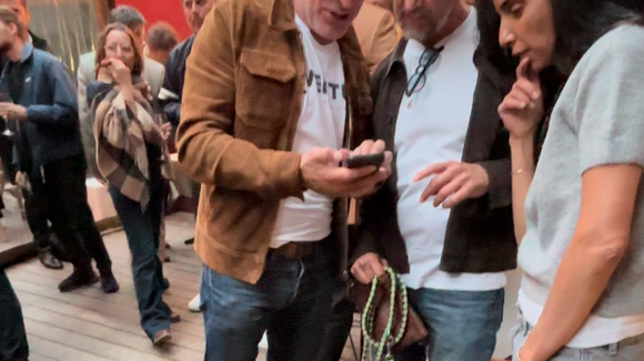 Vidéos - Jean Dujardin et Philippe Caverivière au vernissage de l'exposition "La boxe fait son cinéma" du photographe Frédéric Andrieu à l'hôtel Brach Paris, France, le 23 septembre 2025
© Denis Guignebourg / Bestimage