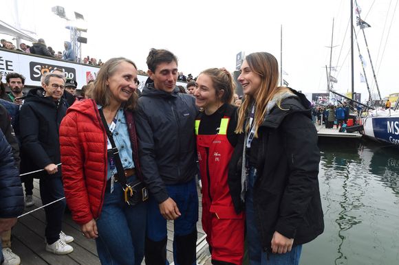 Violette Dorange, 23 ans, la plus jeune navigatrice du Vendée Globe lors du départ du Vendée Globe 2024-2025, 10ème édition de la course autour du monde en solitaire et sans escale, le 10 novembre 2024 aux Sables-d'Olonne, France. Photo par Franck Castel/ABACAPRESS.COM
