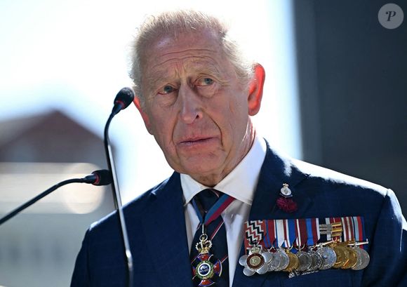 Le roi Charles III lors de la cérémonie de mise en service du HMS Agamemnon, sous-marin nucléaire de la classe Astute, qui marque officiellement l'entrée en service du navire dans la Royal Navy, chez BAE Systems à Barrow-in-Furness, Cumbria, Royaume-Uni, le 22 septembre 2025. Photo par Paul Ellis/PA Wire/ABACAPRESS.COM