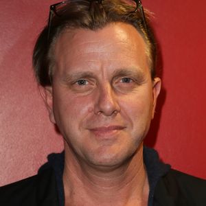 Et le fils de l'interprète du "Lundi au soleil" a visiblement adoré cette performance, qui a eu lieu le 11 août 2024 ! 
Claude François Junior à la projection du documentaire "Quand l'écran s'allume"consacré à Michel Polnareff au cinéma Gaumont Capucines à Paris, le 5 juin 2014.