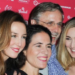 Elsa Zylberstein, Mazarine Pingeot, Christophe Rossignon et Julie Gayet arrivant à la cérémonie d'ouverture du festival Paris Courts Devant qui s'est tenue au cinéma MK2 Bibliotheque, à Paris, France, le 29 novembre 2016. Photo par Mireille Ampilhac/Abaca