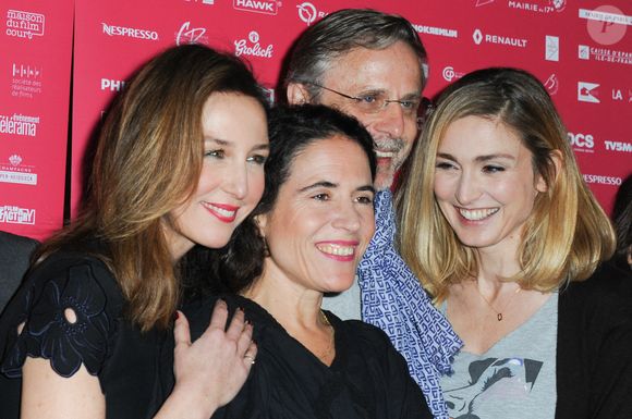 Elsa Zylberstein, Mazarine Pingeot, Christophe Rossignon et Julie Gayet arrivant à la cérémonie d'ouverture du festival Paris Courts Devant qui s'est tenue au cinéma MK2 Bibliotheque, à Paris, France, le 29 novembre 2016. Photo par Mireille Ampilhac/Abaca