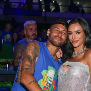 Exclusif - Neymar et sa compagne Bruna Biancardi (enceinte) au sambodrome Marquês de Sapucai lors du carnaval de Rio 2025, le 3 mars 2025.