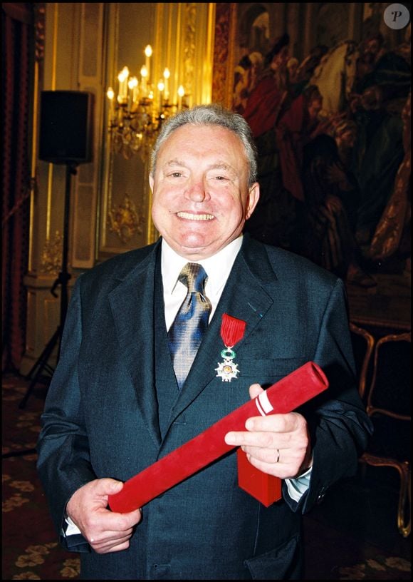 Jacques Martin reçoit la Légion d'honneur à l'Elysée © Agence Bestimage
